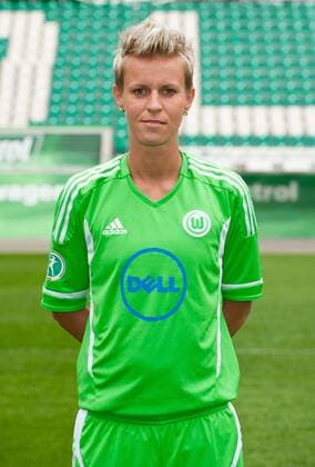 Ivonne Hartmann (VFL Wolfsburg) - Fototermin 1. Damen Fußball Bundesliga Saison 2011-12 in der Volkswagen Arena Wolfsburg - Einzelbild,Portrait,Deutschland, 09.08.2011, Frauen, Frau, Damen, Fußball