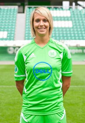 Lena Goeßling (VFL Wolfsburg) - Fototermin 1. Damen Fußball Bundesliga Saison 2011-12 in der Volkswagen Arena Wolfsburg - Einzelbild,Portrait,Deutschland, 09.08.2011, Frauen, Frau, Damen, Fußball