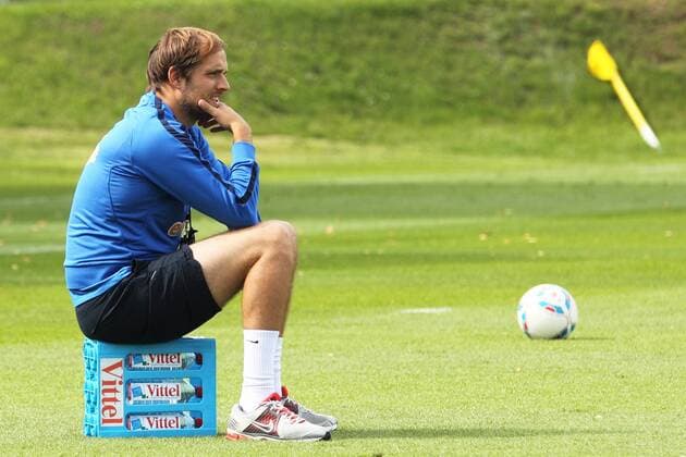 THOMAS TUCHEL TRAINING MAINZ 05 MAINZ 11.8.11 o0 Sponsor Wirtschaft Objekte Kiste Kasten Getränk Wasser Vittel Getränkekasten