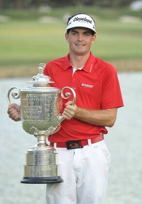 Keegan Bradley during the final round of the 93rd PGA Golf Herren Championship at the Atlanta Athletic Club on August 14, 2011 in Johns Creek, Georgia.  BKX20110814 o0 Pokal Trophäe Objekte Sieg Siegerehrung