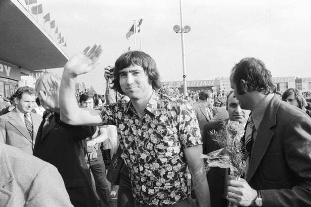 Anton Ondrus, Czechoslovak soccer team, greets for European Champions at the airport Prague-Ruzyne on June 21, 1976, after the team came back from Yugoslawian capital Belgrade with goldenmedals. (CTKxPhoto)  CTKPhoto409201108120357301