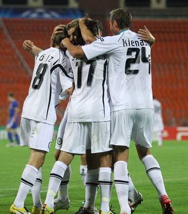 FUSSBALL - UEFA CL Play Off, Borisov vs Sturm MINSK,WEISSRUSSLAND,16.AUG.11 - FUSSBALL - UEFA Champions League, Play Off, FC BATE Borisow vs SK Sturm Graz. Bild zeigt den Jubel von Andreas Hoelzl, Manuel Weber, Imre Szabics und Roman Kienast (Sturm). 