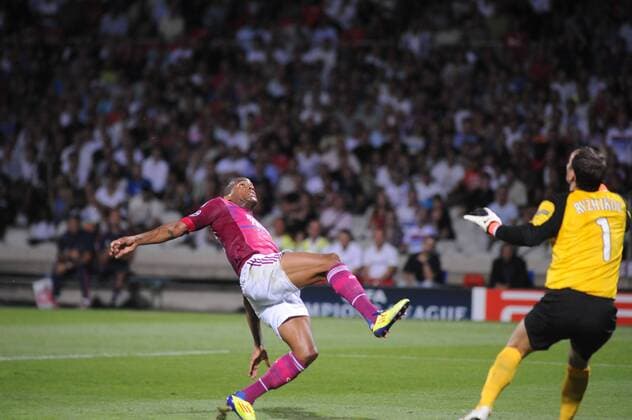 Jimmy Briand (lyon) contre Sergei Ryzhikov (rubin kazan) Olympique Lyon vs. Rubin Kazan Champions League Quali xFredericChambertxPanx 