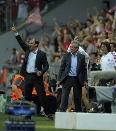 17.08.2011, Fussball Champions League Qualifikation, FC Bayern München - FC Zürich, in der Allianz-Arena München. v.li: Sportdirektor Christian Nerlinger (li, München) und Trainer Jupp Heynckes (mitte, Bayern München) jubeln beim Tor von Schweinsteiger zum 1:0.