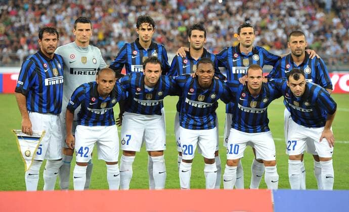 Mannschaftsfoto Inter Mailand, hi.v.li.: Dejan Stankovic, Torwart Luca Castellazzi, Andrea Ranocchia, Cristian Chivu, Thiago Motta, Walter Samuel, vorn: Jonathan, Giampaolo Pazzini, Joel Obi, Wesley Sneijder, Goran Pandev -- Calcio Trofeo 2011 in Bari -- allexsabba o0 Totale