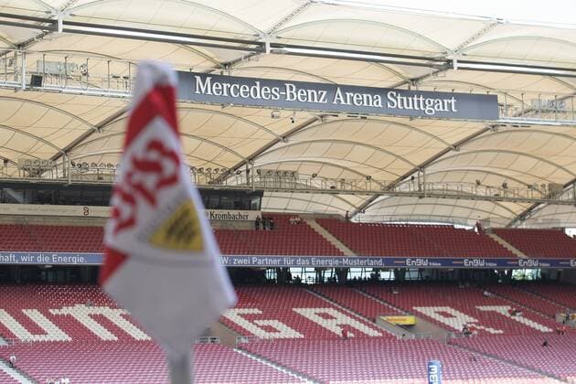 Fußball, Stadiongeschichte VfB Stuttgart Mercedes Benz Arena, Stuttgart mit Stuttgarter Eckfahne VFB Stuttgart - Bundesliga, 20.08.2011, Mercedes Arena, Stuttgart