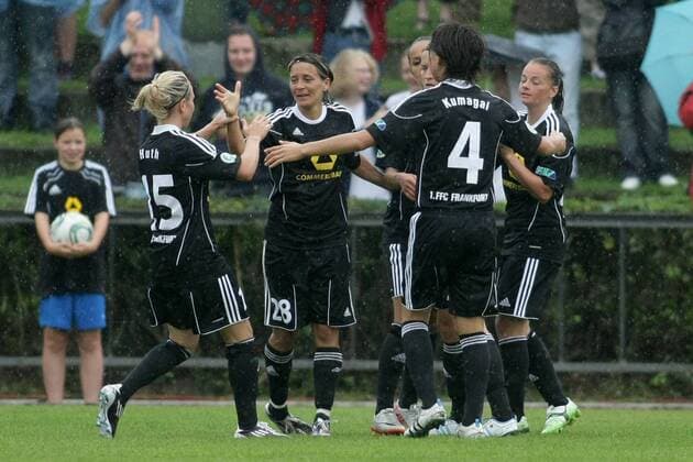 21.08.2011, Frauenfußball-Bundesliga, 1. Spieltag: 1. FFC Frankfurt - SG Essen-Schönebeck. Jubel nach 1:0 durch Sandra Smisek (1. FFC Frankfurt).