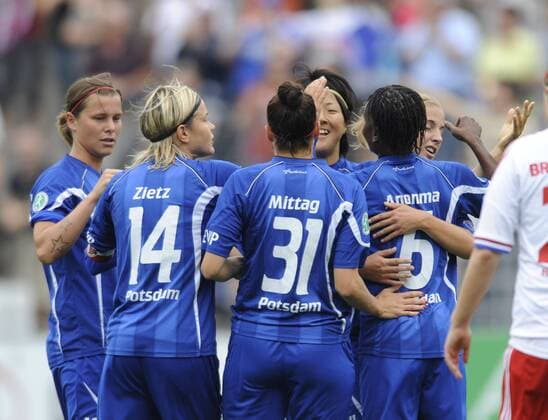Jubel bei den Potsdamer Spielerinnen, 1.FFC Turbine Potsdam - Hamburger SV (HSV, Hamburg), Fußball, Frauen, Bundesliga, Saison 2011 2012, Potsdam, 21.08.2011,