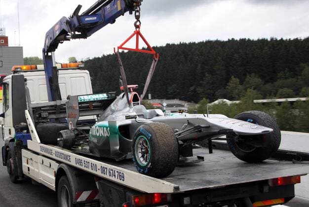 formula 1 GP, Belgien in Spa, 27.08.11, Crash Car, Michael Schumacher, Mercedes MGP W02,