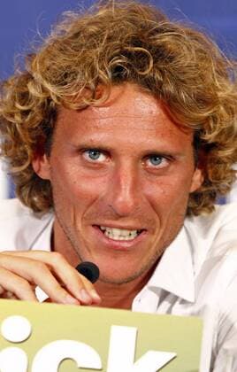 Diego Forlan press conference to announce officially he won t play for Atletico de Madrid any more...Photo: Angel ALFAQUI  (29082011004)