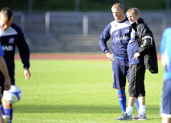 Training Nationalteam Island Nadderud Stadion 30.08.2011 Eidur Gudjohnsen og trener Olafur Johannesson 