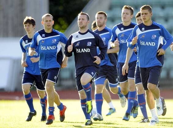 Training Nationalteam Island Nadderud Stadion 30.08.2011 Veigar Pall Gunnarsson (dark blue) Steinthor Thorsteinsson (2L) 