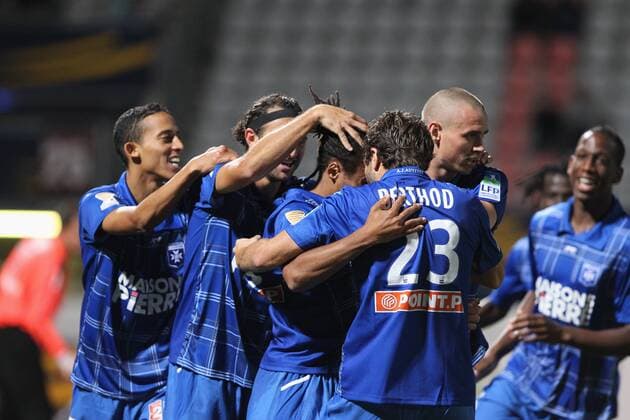 Football : 16e Coupe de la Ligue - AS Nancy AJ Auxerre - 30.08.2011 - Joie des auxerrois apres le but de Anthony le Tallec (Auxerre) Football : 16e Coupe de la Ligue - AS Nancy AJ Auxerre - Ligue 1 - 30.08.2011 StephanieGrossetete 