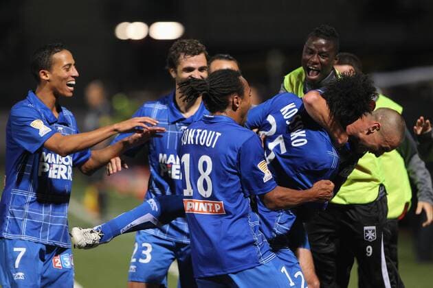 Football : 16e Coupe de la Ligue - AS Nancy AJ Auxerre - 30.08.2011 - Joie des auxerrois apres le but de Omar Kossoko (Auxerre) Football : 16e Coupe de la Ligue - AS Nancy AJ Auxerre - Ligue 1 - 30.08.2011 StephanieGrossetete 