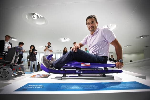 Rodel-Ikone Georg Hackl besucht das Porschemuseum Zuffenhausen. Georg Hackl