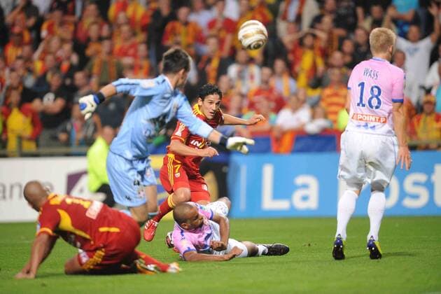 Chaouki Ben Saada (Lens) Quentin Westberg (Evian) Football : Racing Club LC Lens Evian Thonon Gaillard FC - Coupe de la Ligue - 01.09.2011 NLeGouic 