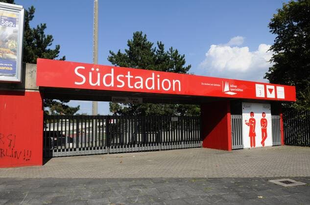 Fußball, Stadiongeschichte SC Fortuna Köln Der Eingang zum Kölner Südstadion der Kölner Sportstätten GmbH - Seit 1979 Heimstätte des SC Fortuna Köln am 03.09.2011