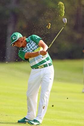 Rickie Fowler catches grass on the tenth fairway during the third round of the Deutsche Bank Championship at TPC Boston in Norton, Massachusetts. GOLF 2011: Deutsche Bank Championship SEP 04 - ZUMAc04 o0 Gras Grasfetzen Rasen Rasenfetzen Grasstück
