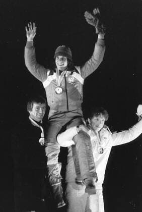 Eric Heiden (United States) being carried shoulder high after winning this fifth gold medal at Lake Placid 1980 !AUFNAHMEDATUM GESCHÄTZT! UnitedArchives0720529