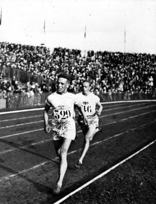 France, Paris Olympics, 1924: Men s 5000 metres final. Paavo Nurmi and Ville Ritola. !AUFNAHMEDATUM GESCHÄTZT! UnitedArchives0723038