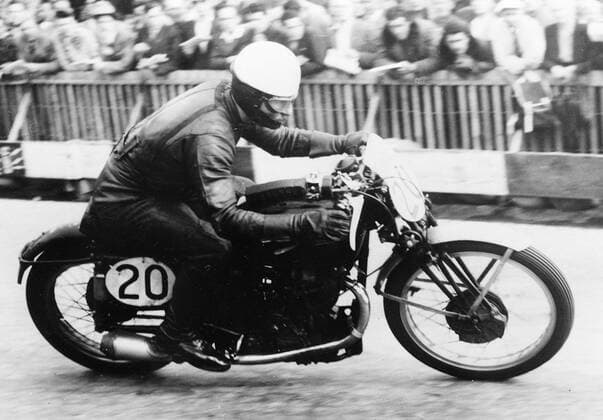 Britains Les Graham won the 350cc event in the Berne Grand Prix on a Velocette bike at an average speed of 129.4 km h on the 21 rounds , 153 km course . Second was Britains Sandford and third Reg Armstrong on an AJS . 27 May 1951 UnitedArchives1273342