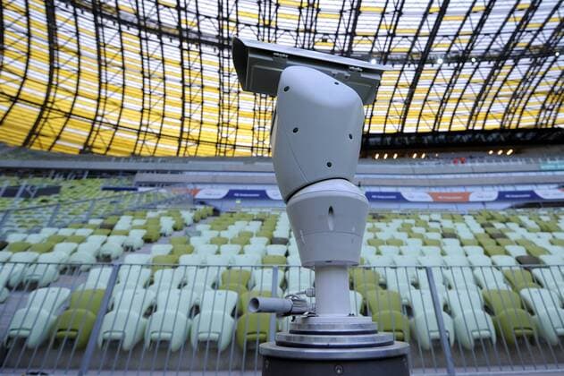 05.09.2011, Gdansk - Überwachungskamera in der PGE-Arena - Austragungsort der UEFA EURO 2012 ---  o0 Symbol Überwachung Kontrolle Kamera Objekte Technik Kameratechnik Sicherheit Stadionsicherheit