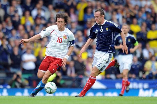Football - Euro 2012 Qualifier - Scotland vs. Czech Republic Charlie Adam (Scotland) chases Tomas Rosicky (Czech Republic) at Hampden Park 