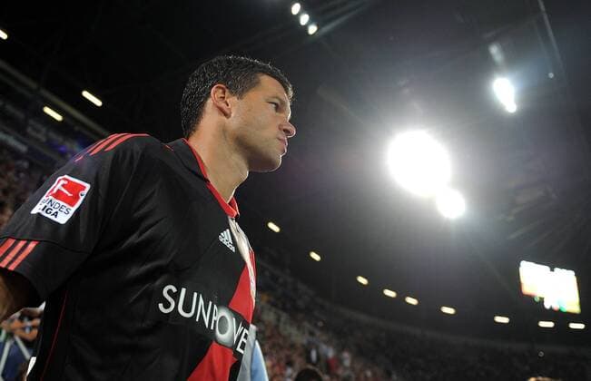 FUSSBALL 1. BUNDESLIGA SAISON 2011 2012 5. Spieltag FC Augsburg - Bayer 04 Leverkusen Michael Ballack (Bayer 04 Leverkusen) 