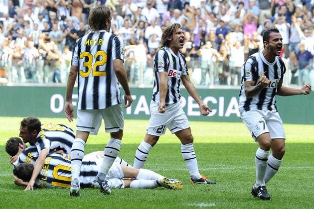Gc Torino 11 09 2011 - campionato di calcio serie A Juventus Turin - FC Parma esultanza gol Stephan Lichtsteiner 