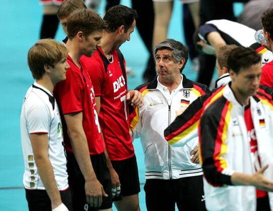 Prag, 12.09.2011 - CEV EM 2011 - Deutschland vs Bulgarien --- RAUL LOZANO - Trainer Deutschland --  110912MIN211