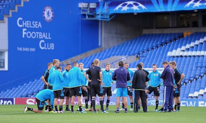 FUSSBALL CHAMPIONS LEAGUE SAISON 2011 2012 Gruppe 12.08.2011 FC Chelsea London vs. Bayer 04 Leverkusen - Abschlusstraining Leverkusen im Stadion Stamford Bridge - Bayer 04 Leverkusen Teamkreis 
