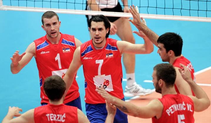 VOLLEYBALL - Euro Volley 2011, AUT vs SRB WIEN,AUSTRIA,12.SEP.11 - DIVERS, VOLLEYBALL - CEV EuroVolley, Europameisterschaft 2011, Länderspiel, Österreich vs Serbien. Bild zeigt den Jubel von SRB mit Nikola Kovacevic, Dragan Stankovic, Milos Terzic und Vlado Petkovic (SRB). 