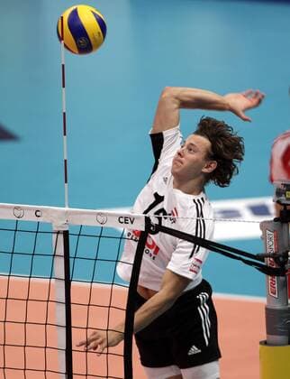 VOLLEYBALL - Euro Volley 2011, AUT vs SRB WIEN,AUSTRIA,12.SEP.11 - DIVERS, VOLLEYBALL - CEV EuroVolley, Europameisterschaft 2011, Länderspiel, Österreich vs Serbien. Bild zeigt Simon Fruehbauer (AUT). 