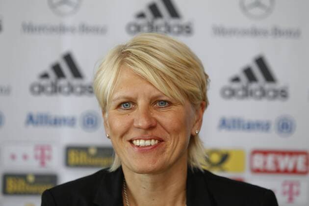 Doris FITSCHEN, Managerin deutsche Frauen-Fussball-Nationalmannschaft, Fussball Frauen, Nationalmannschaft, Pressekonferenz nach dem Eintreffen am Spielort Augsburg, 13.09.2011 EM-Qualifikation Deutschland vs. Schweiz