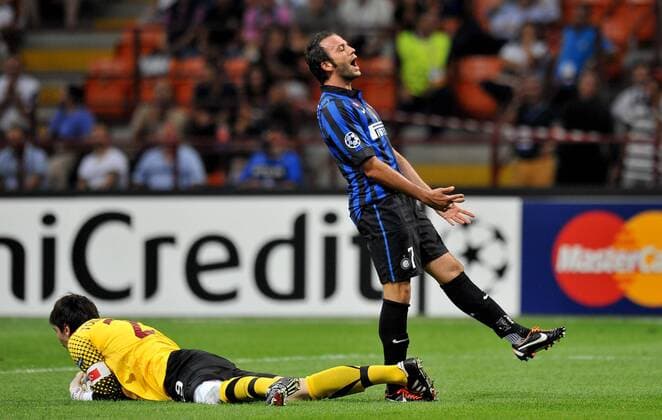 Giampaolo PAZZINI (Inter), Tolga Zengin (Trabzonspor) Milano 14 9 2011 Stadio Giuseppe Meazza 2011 2012 UEFA Champions League Football Calcio - Inter Mailand Vs Trabzonspor - allexsabba