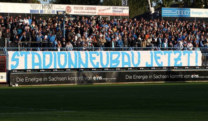 Chemnitz, 14.09.2011, Stadion an der Gellertstraße, Fussball, 3.Liga, 9.Spieltag , Chemnitzer FC , Chemnitzer Fans fordern den Stadionneubau. Stadionneubau jetzt