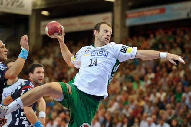 Dalibor Anusic (FAG) wirft, zieht ab Handball 1.Bundesliga Herren 2011 2012, Frisch Auf Göppingen - SG Flensburg-Handewitt, EWS Arena Göppingen (Germany)