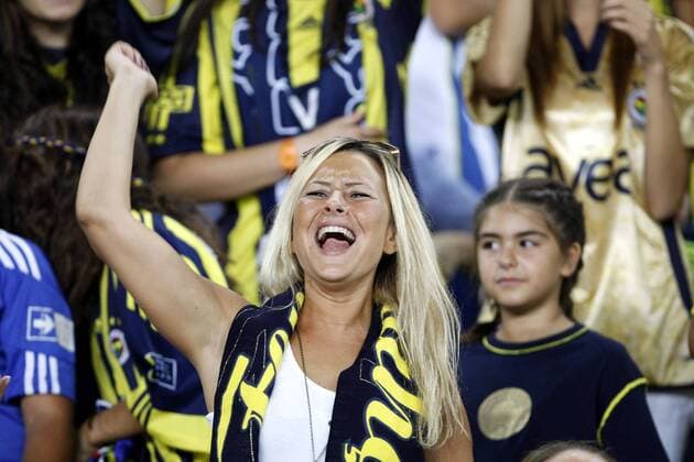 Fenerbahce was senteced to play without fans but Turkish football federation decided take only women and children fans to the match between Fenerbahce & Manisaspor. Tickets were given to fans for free and they are all finished in 1 hour. Fenerbahce football team were supported by only women fans. They were more than 45000. 20.09.2011 Fenerbahce’s female fans rushed to grab free tickets for Tuesday night’s Spor Toto Super League game against Manisaspor following a decision last week that only women and children would be allowed entrance due to crowd trouble earlier this summer. The rush came after the Turkish Football Federation, or TFF, announced last week that it would no longer force teams to play behind closed doors in punishment for crowd trouble but would instead open the stadium doors to women and children under 12 for the fixtures in order to avoid silent games and bring the 