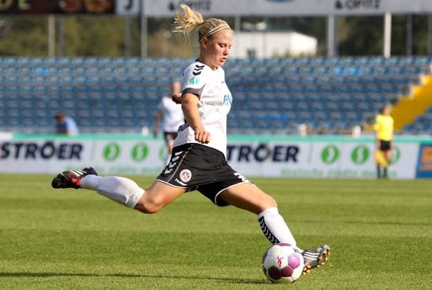Fussball 1.Bundesliga FF USV Jena - SC 07 Bad Neuenahr Jena , 250911 , Saison 2011 2012 ; Fussball 1.Bundesliga FF USV Jena - SC 07 Bad Neuenahr Leonie Maier (Neuenahr)