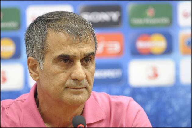 Senol Gunes - Coach Trabzonspor - Trabzonspor vs. OSC Lille Metropole - Champions League - 26.09.2011 - Pressconference xJBAutissierx