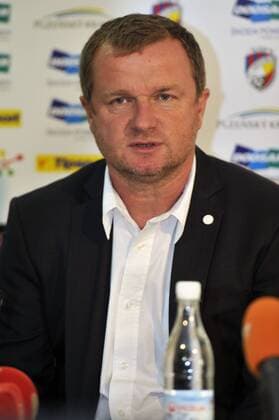 FC Viktora Plzen coach Pavel Vrba speaks to journalists during the press conference in Prague, Czech Republic (CTKxPhoto PetrxEret)  CTKPhoto201109260694401