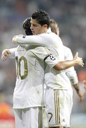 Real Madrid s Cristiano Ronaldo celebrates with Mesut Özil during UEFA Champions League, Real CF Madrid - AFC Ajax Amsterdam ----  (115626)