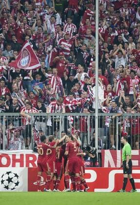 Bayern-Jubel nach 1:0. Fussball, Champions League, FC Bayern (FCB) - Manchester City (MCT) Gruppe A Gruppenphase 2. Spieltag am 27.09.2011 in München (München) Deutschland. Â