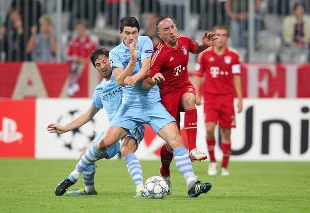 David Silva, Gareth Barry, Franck Ribery Fußball Fussball UEFA Championsleague Herren Saison 2011 12 27.09.2011 FC Bayern München München vs. Manchester City Aktion Spielszene Zweikampf