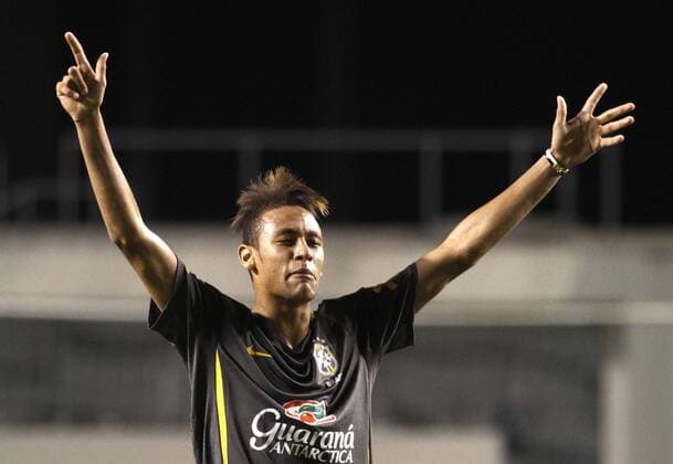 Neymar reacts - Training in Belem  RL009
