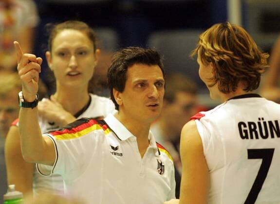 29.09.2011 Belgrade(Serbia) Germany-Czech Republic CEV European women s volleyball championship quarter final Giovanni Guidetti(L) Germany head coach with Angelina Grün(r) : 