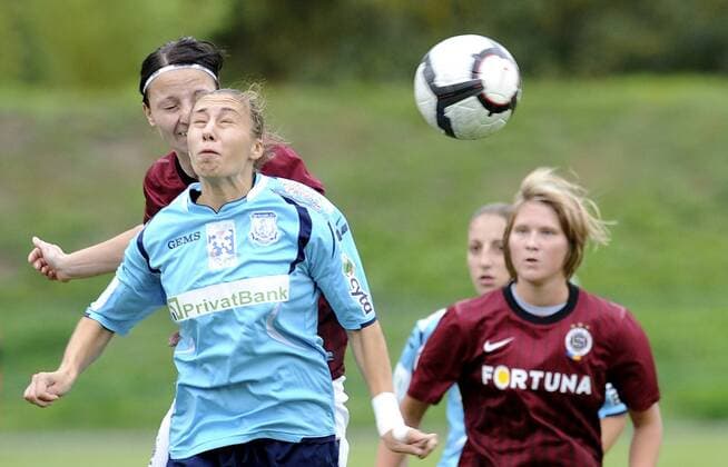 UEFA Women s Champions League, Sparta Prague vs Apollon Limassol, Petr Vystejnova of Sparta (left), Andreea Laiu of Limassol, October 5, 2011, Prague, Czech Republic. (CTKxPhoto KaterinaxSulova)  CTKPhoto18201110050764601
