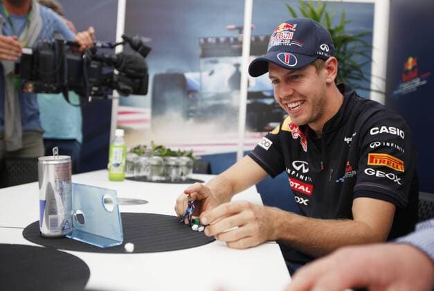 Motorsports: FIA Formula One World Championship 2011, Grand Prix of Japan, 01 Sebastian Vettel (GER, Red Bull Racing), xHOCHxZWEIx