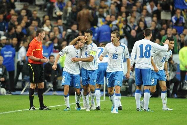 Paris, Frankreich - Bosnien Herzegovina, Emir Spahic et Miralem Pjanic (Bosnien) xN.LeGouicxFEPx 