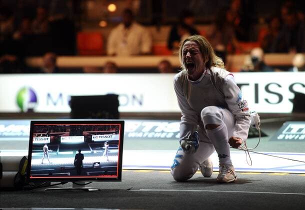 Valentina Vezzali of Italy reacts during the women s foil individual final at the World Fencing Championships in Catania, Italy, on Oct. 11, 2011.  o0 Emotionen Schrei Jubel Monitor Bildschirm Objekte